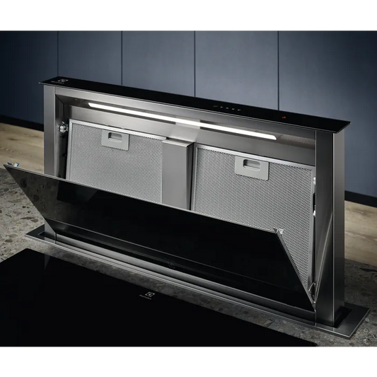 Hota incorporabila pe blat Electrolux LFD619Y, 90 cm, 700 m3/h, 4 viteze, Filtru de carbon inclus, sticla neagra